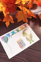 Charger l'image dans la galerie, Carte postale anniversaire, dinosaure vert, bougies et ballon