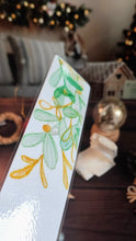 Charger l'image dans la galerie, marque pages représentant du gui et des feuillages dorés vu de plus près